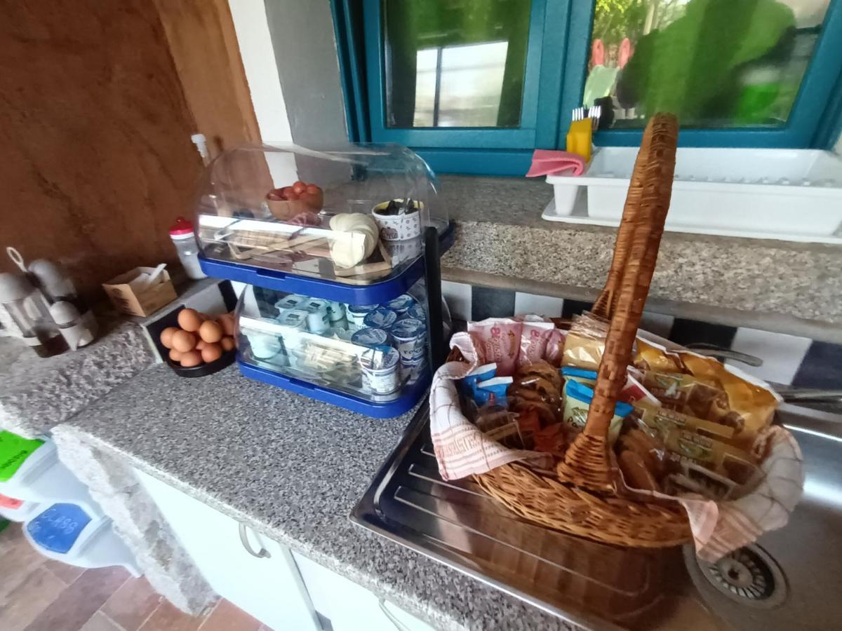 Portopollo Surfhouse Barrabisa 外观 照片