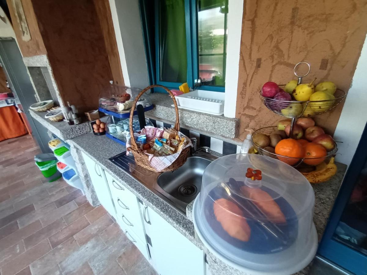 Portopollo Surfhouse Barrabisa 外观 照片